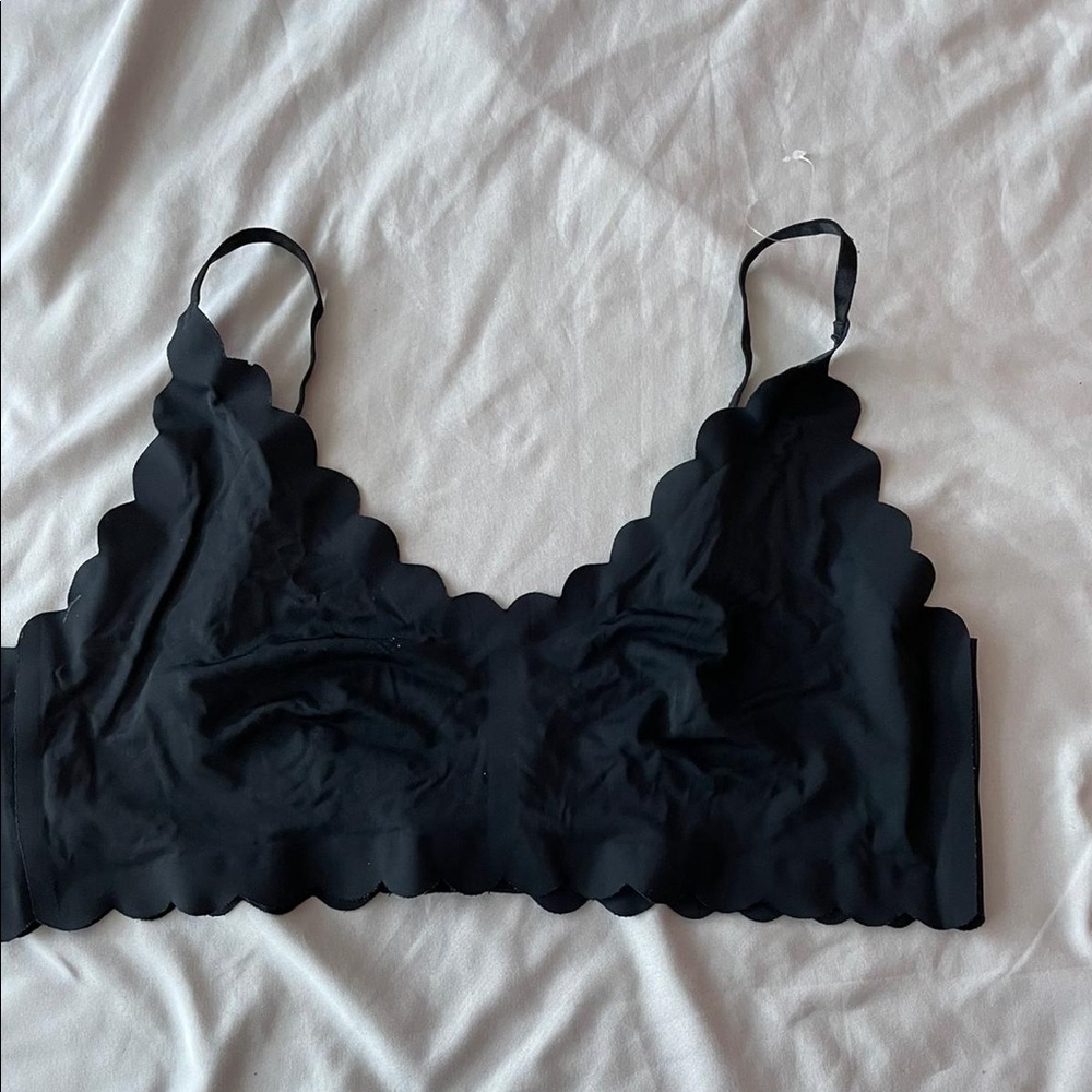 Black Loose bra in XL fits 38D-36D